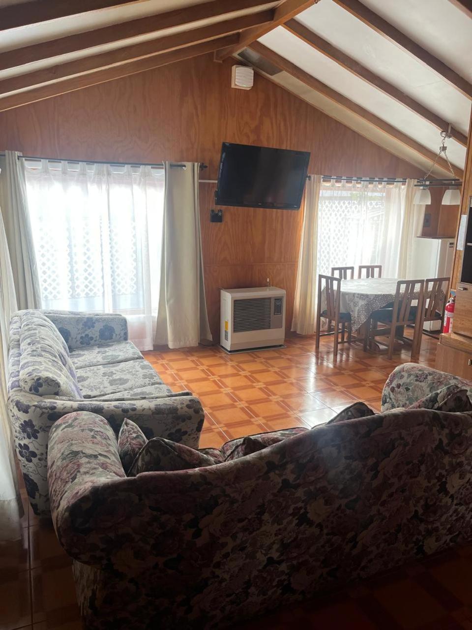 Cabanas Espanol Coyhaique Bagian luar foto
