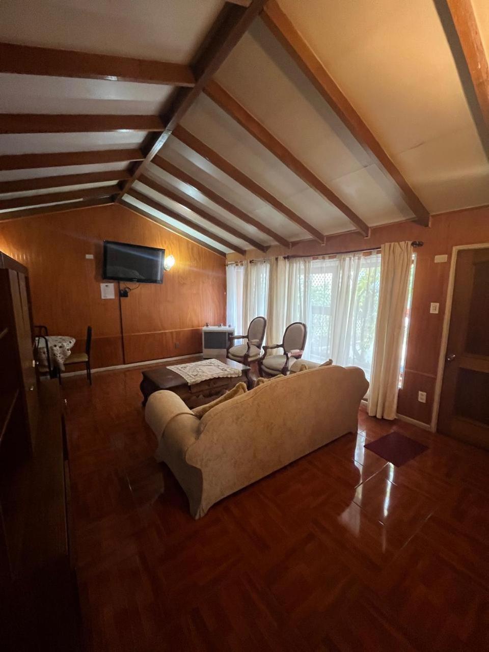 Cabanas Espanol Coyhaique Bagian luar foto