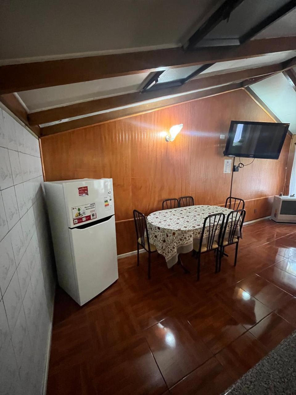 Cabanas Espanol Coyhaique Bagian luar foto