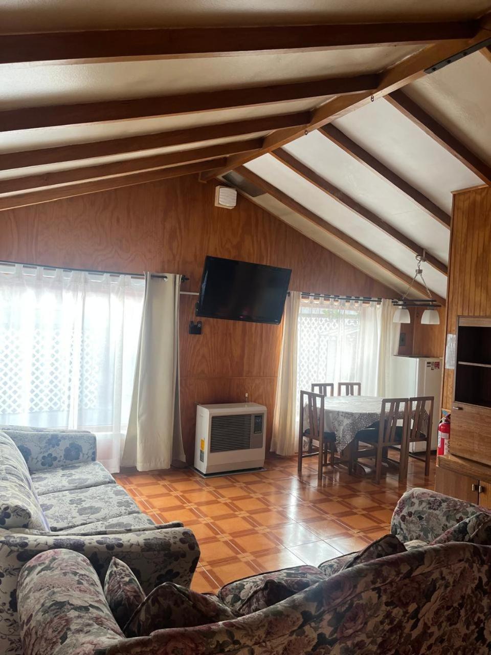 Cabanas Espanol Coyhaique Bagian luar foto